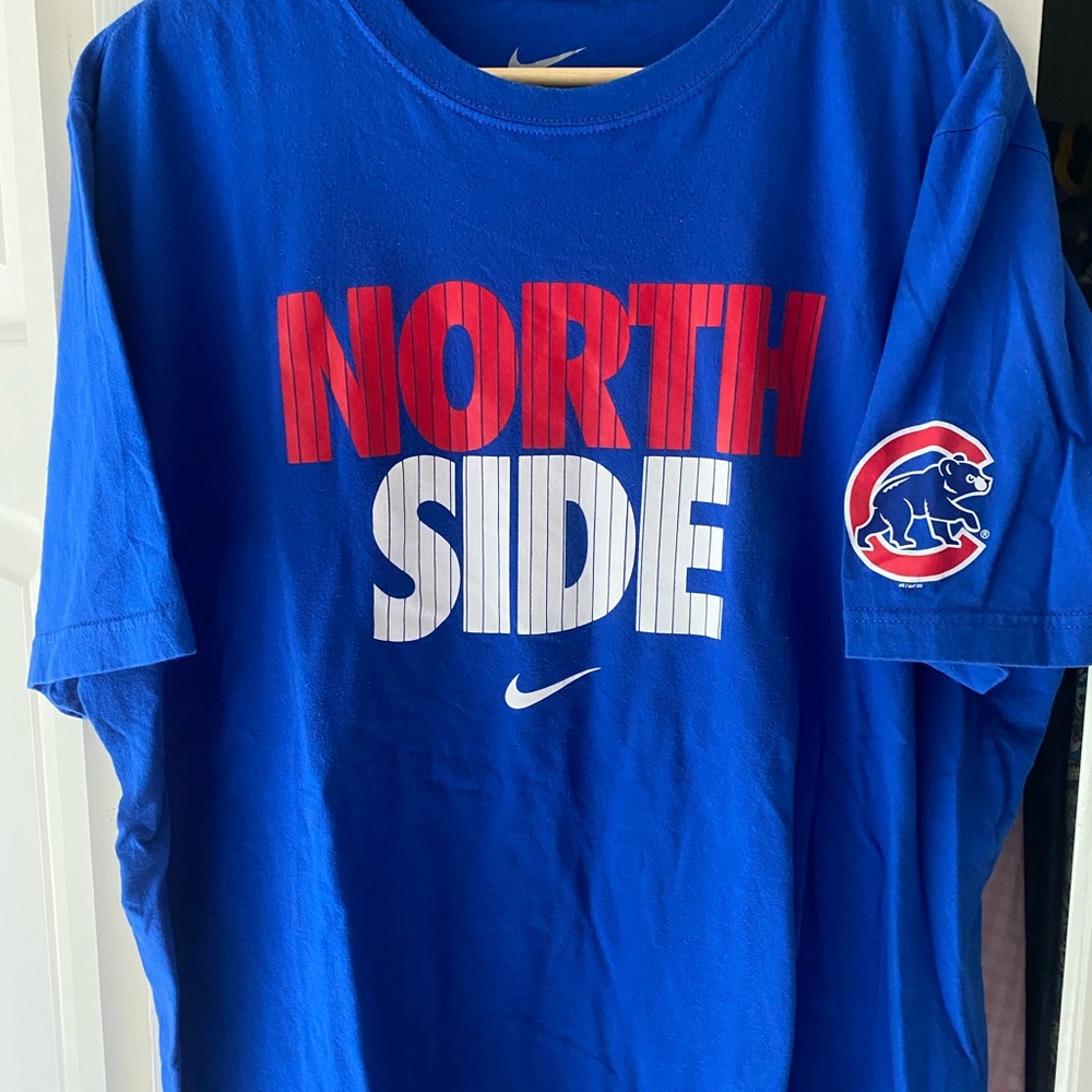Chicago cubs T-shirt worn once, too big for me…excellent condition!!!